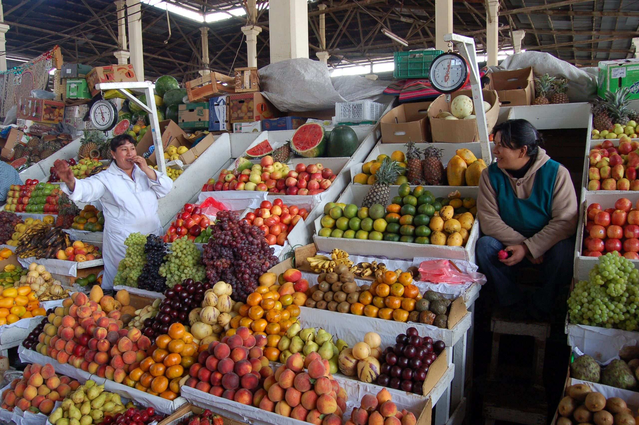 Mercado Central San Pedro, mercado san pedro Cusco, puesto de frutas mercado san pedro, qué visitar en Cusco, Mercado Central de San Pedro