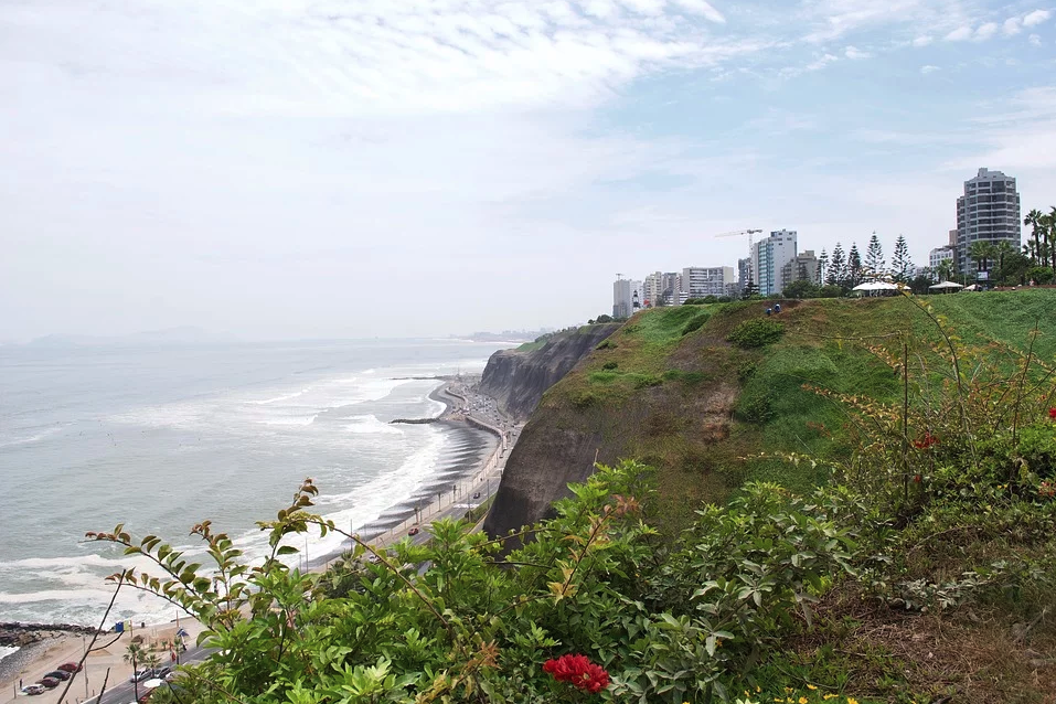 Miraflores Lima, Miraflores, qué hacer en Lima, qué visitar en Lima, Malecón Miraflores, Larcomar, centro comercial Larcomar