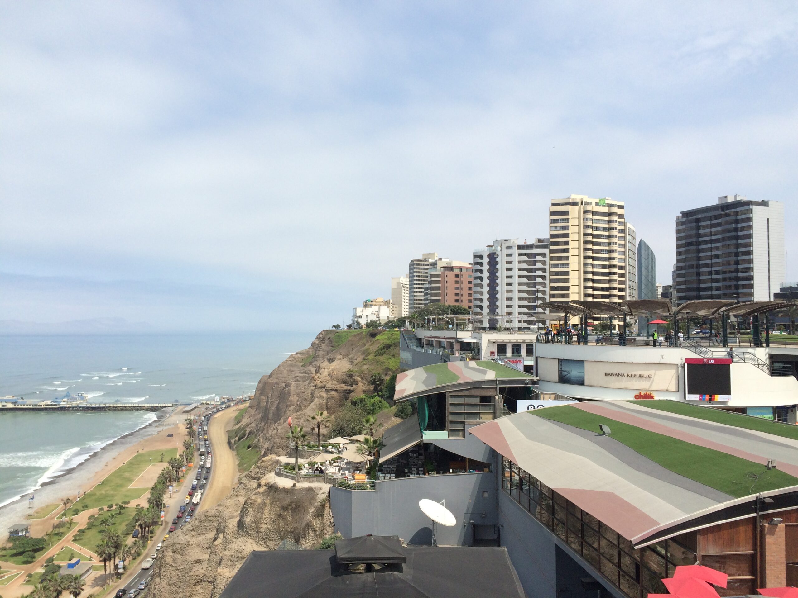 Centro Comercial Larcomar, Larcomar Lima, Miraflores, qué hacer en Lima, qué ver en Lima, Centro Larcomar, ir de compras en Lima